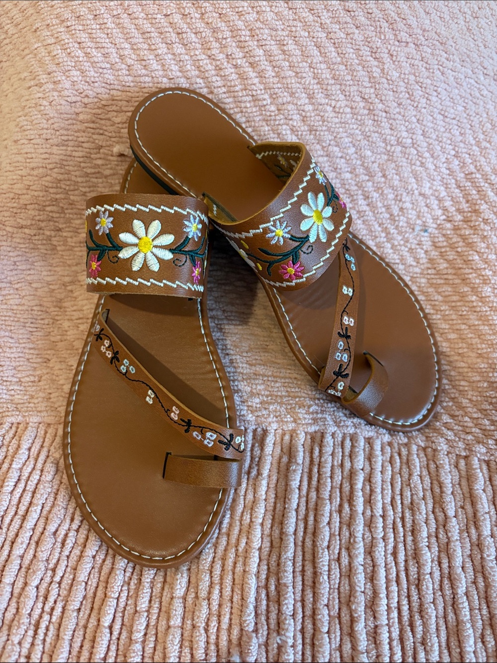 Brown Floral Embroidered Women's Toe-Ring Sandals
